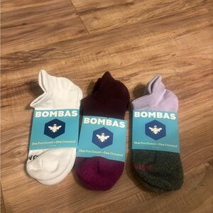 Bombas Women’s Ankle Socks Bundle Medium – White, Burgundy & Grey – New